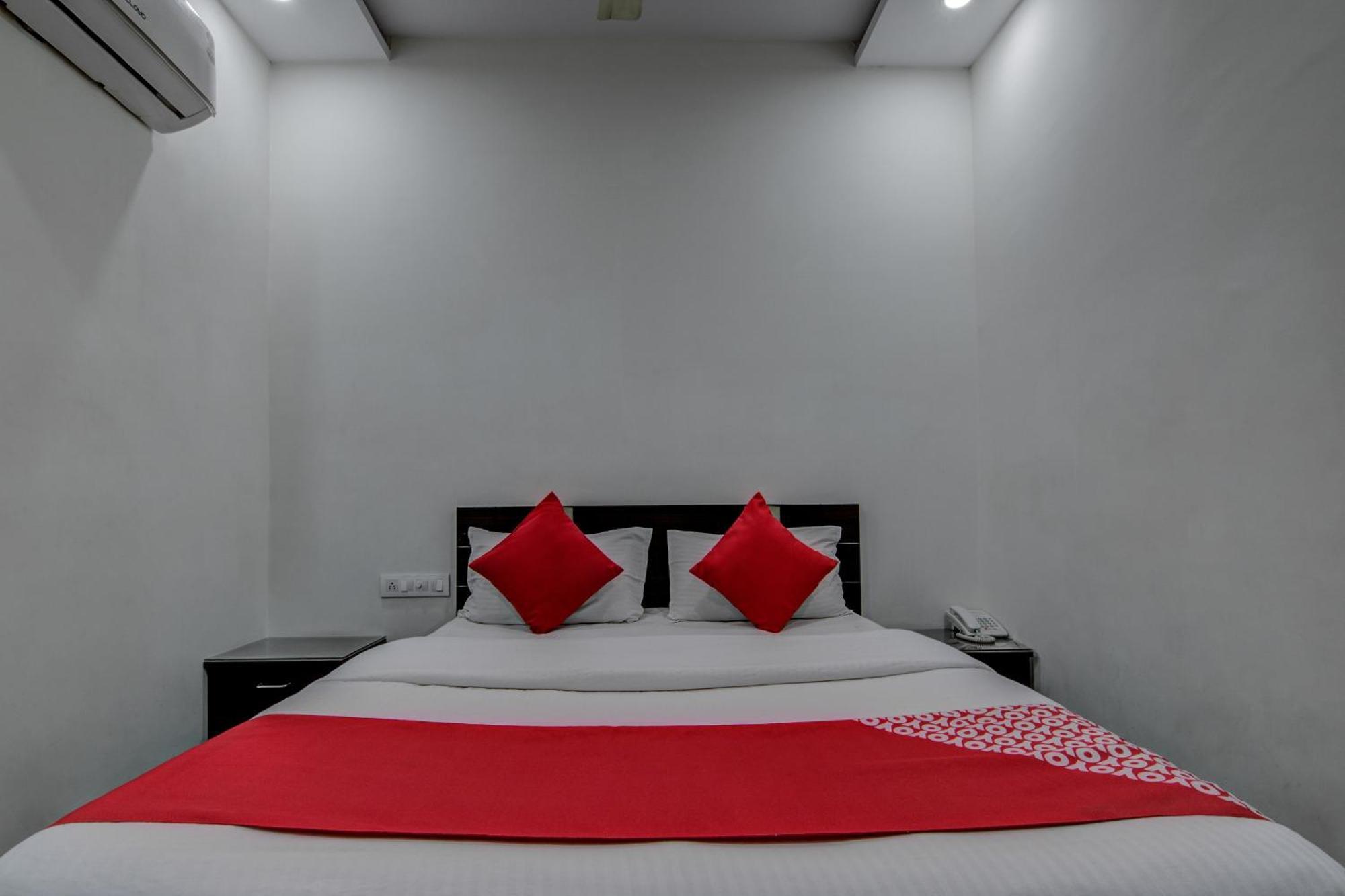 Hotel O Vb Grand ヴィシャーカパトナム エクステリア 写真