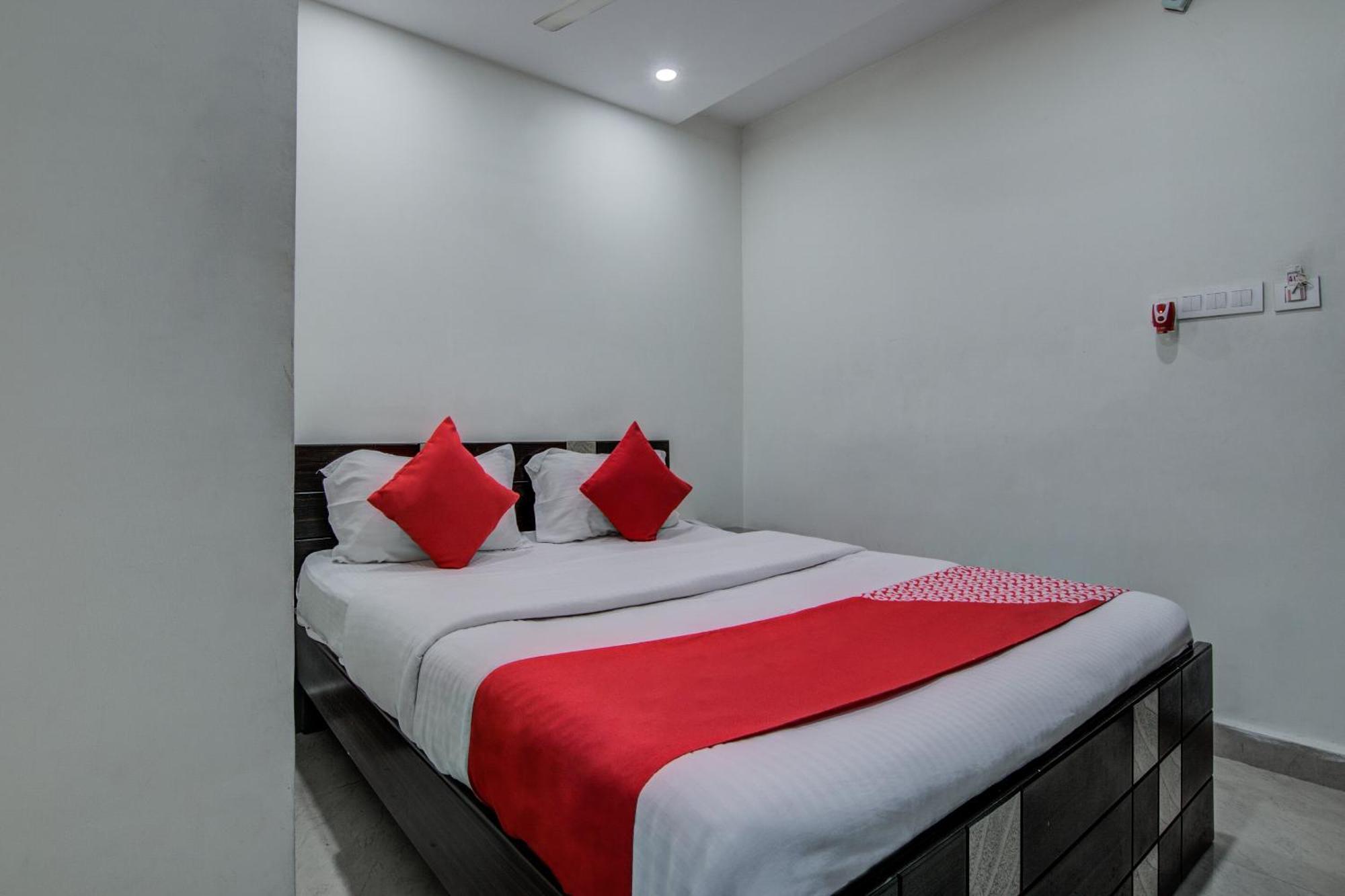 Hotel O Vb Grand ヴィシャーカパトナム エクステリア 写真