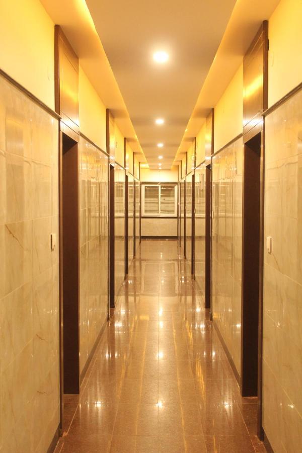 Hotel O Vb Grand ヴィシャーカパトナム エクステリア 写真
