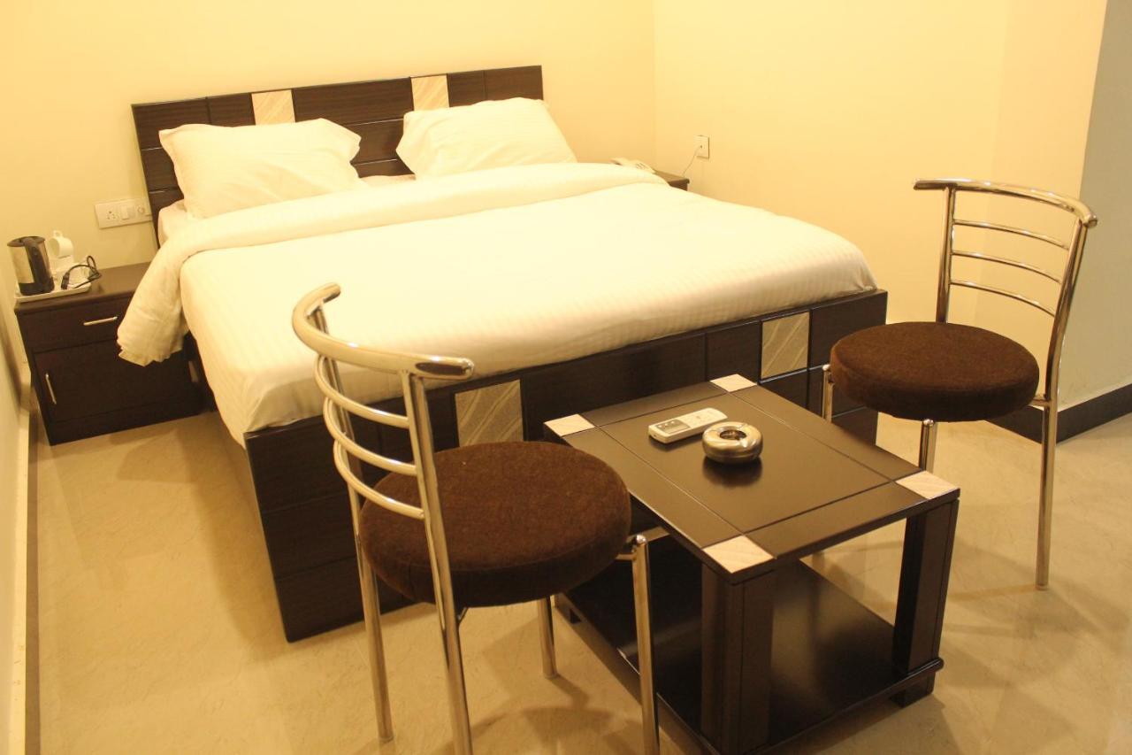Hotel O Vb Grand ヴィシャーカパトナム エクステリア 写真